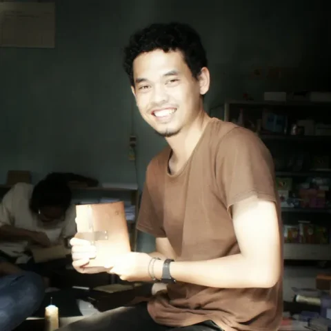 Hibrkraft Male Bookbinding