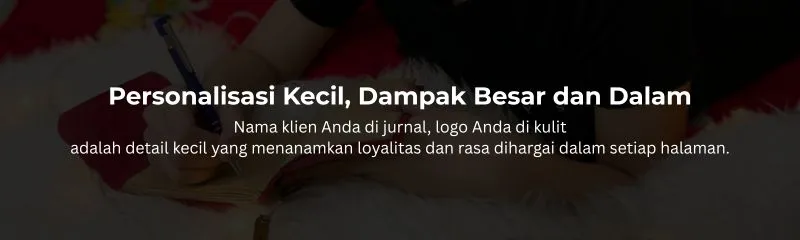 Personalisasi kecil pada jurnal kulit Hibrkraft memberikan dampak besar sebagai hadiah.